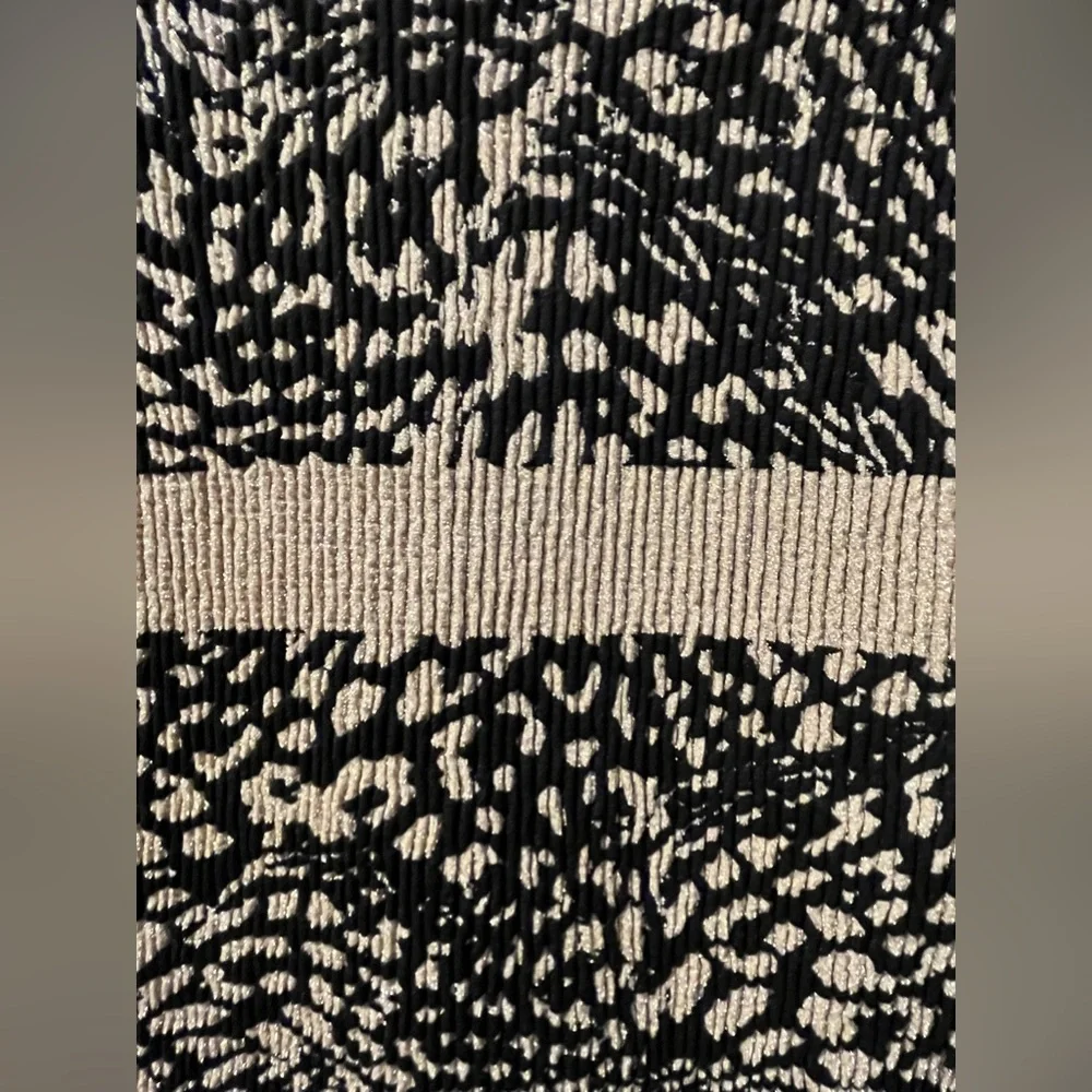 BEBE Stretch Nylon/Spandex w/Gold Metallic Accents Cap Sleeve “V”Neck Mini Dress - Picture 7 of 10